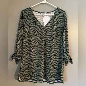 NWT La Mer Luxe 3/4 Sleeve Blouse - size (M)